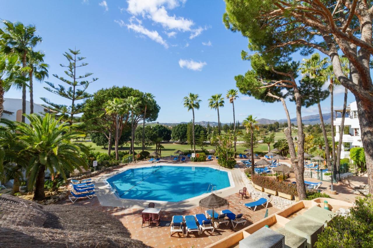 Matchroom Country Club Resort Fuengirola Bagian luar foto