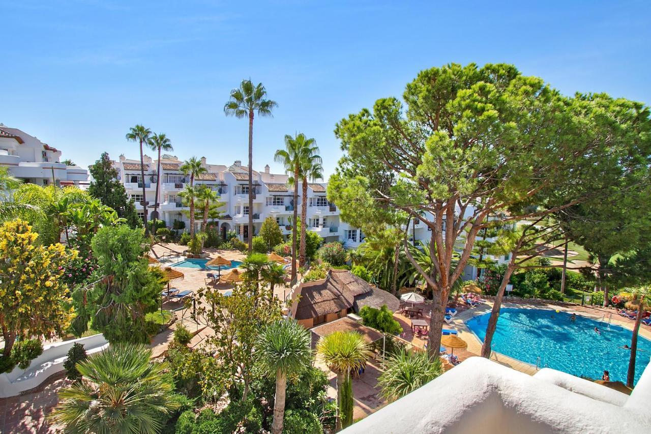 Matchroom Country Club Resort Fuengirola Bagian luar foto